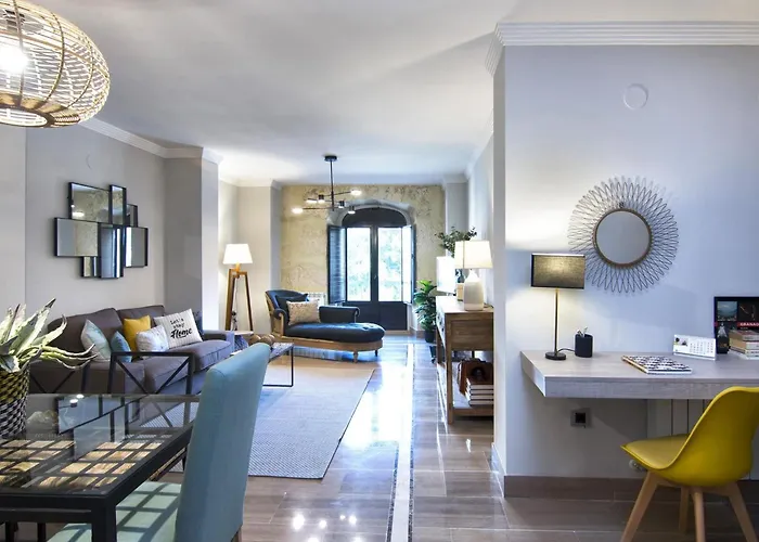 Elegant Town Hall Apartment With Views